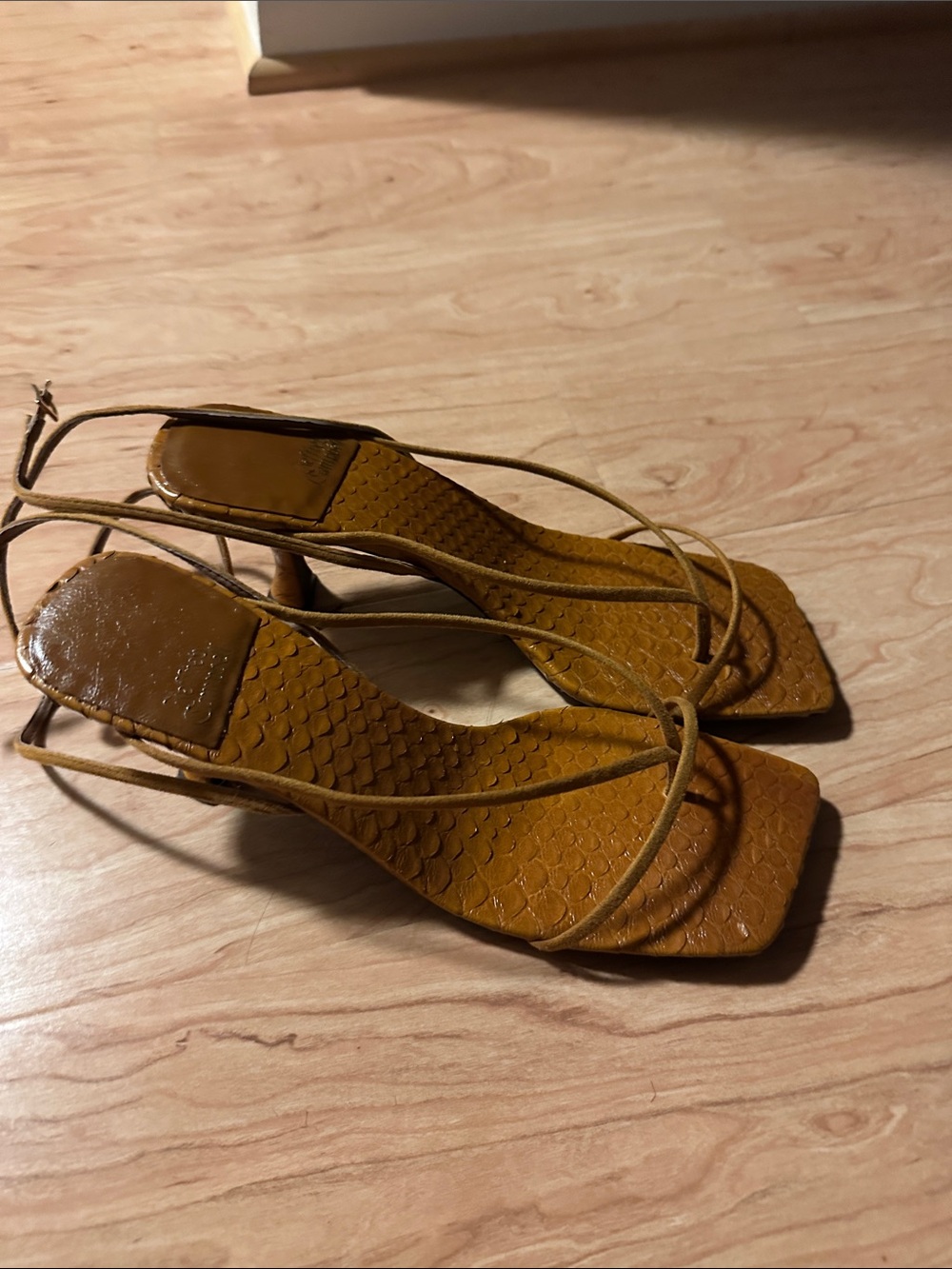 Jeffrey Campbell Fluxx Square Toe Mustard - Size 8.5 - Picture 2 of 4